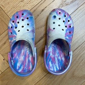 CROCS Marbled Tie Dye J4